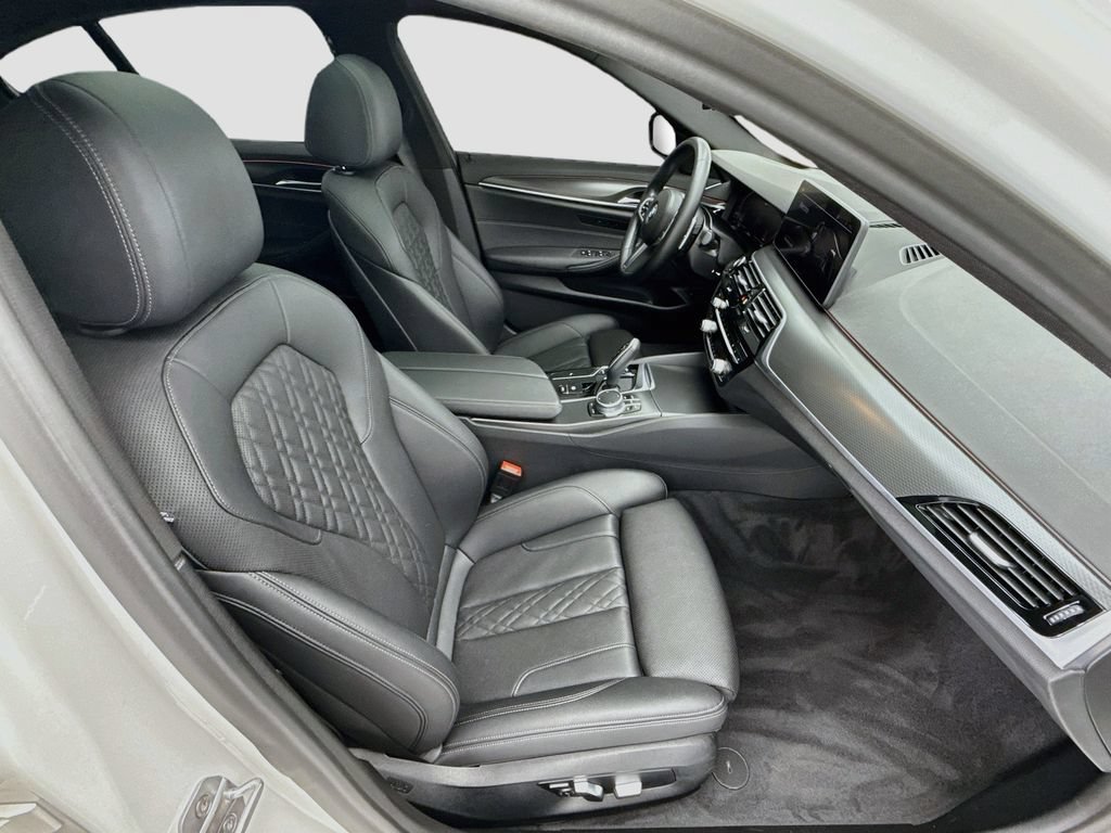 Used 2022 BMW 530i w/ M Sport Package RWD image 19