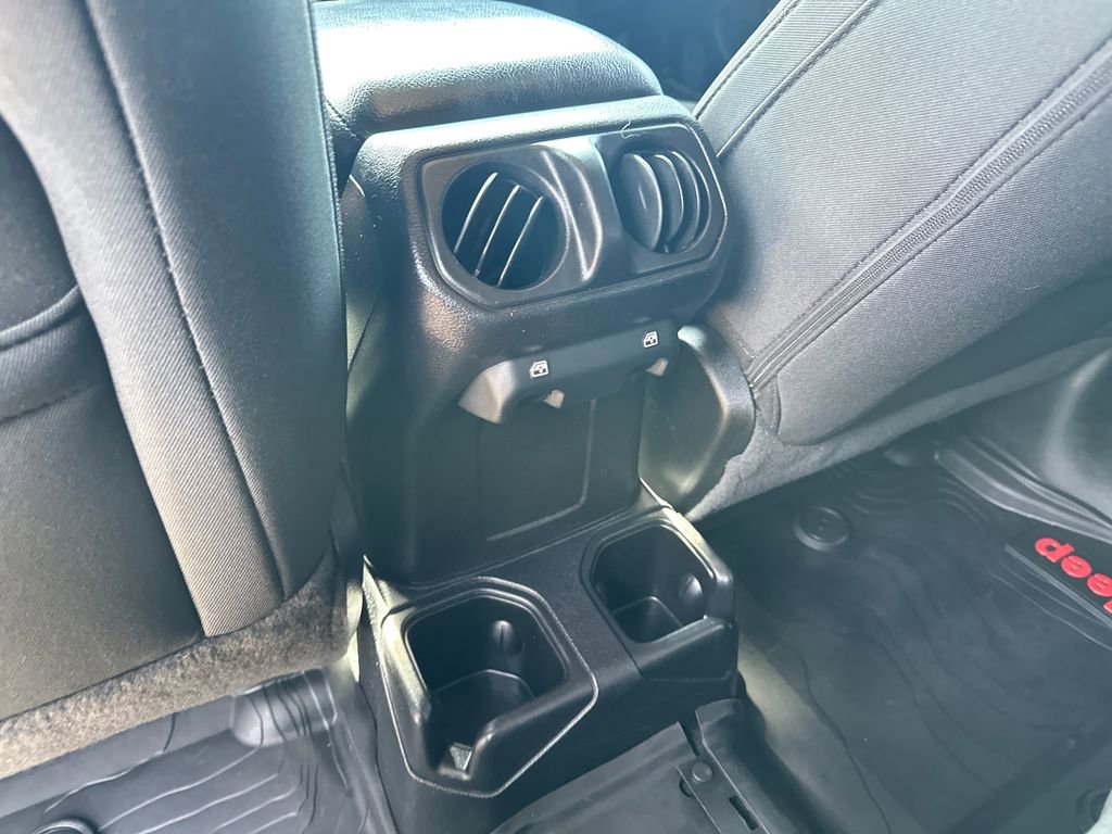 Used 2021 Jeep Wrangler Unlimited Sport AWD/4WD image 30