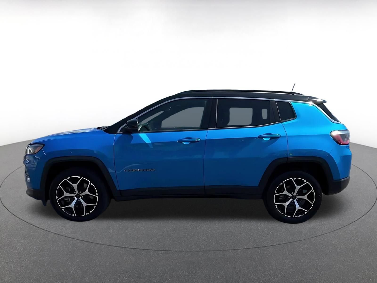 Used 2025 Jeep Compass Limited AWD/4WD image 7