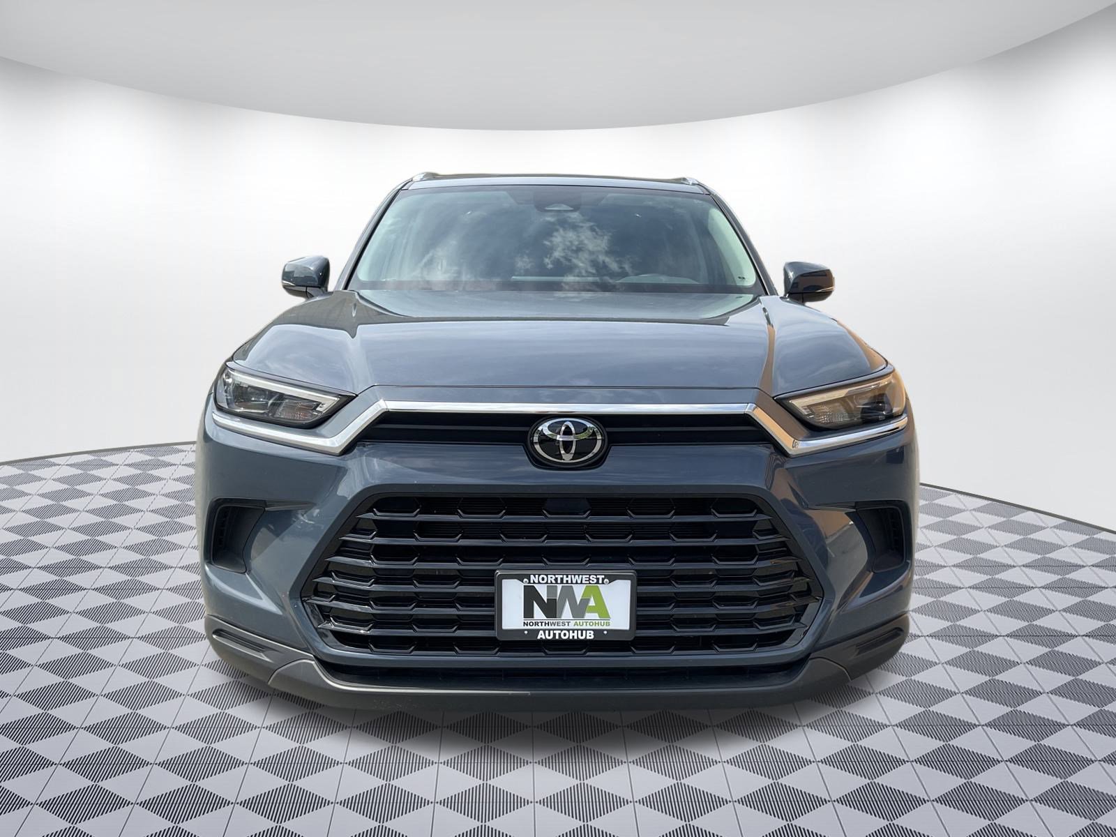 Used 2024 Toyota Grand Highlander XLE image 5