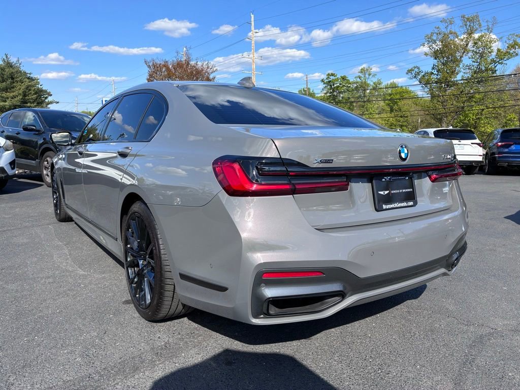 Used 2022 BMW 750i xDrive w/ Luxury Rear Seating Package AWD/4WD image 5