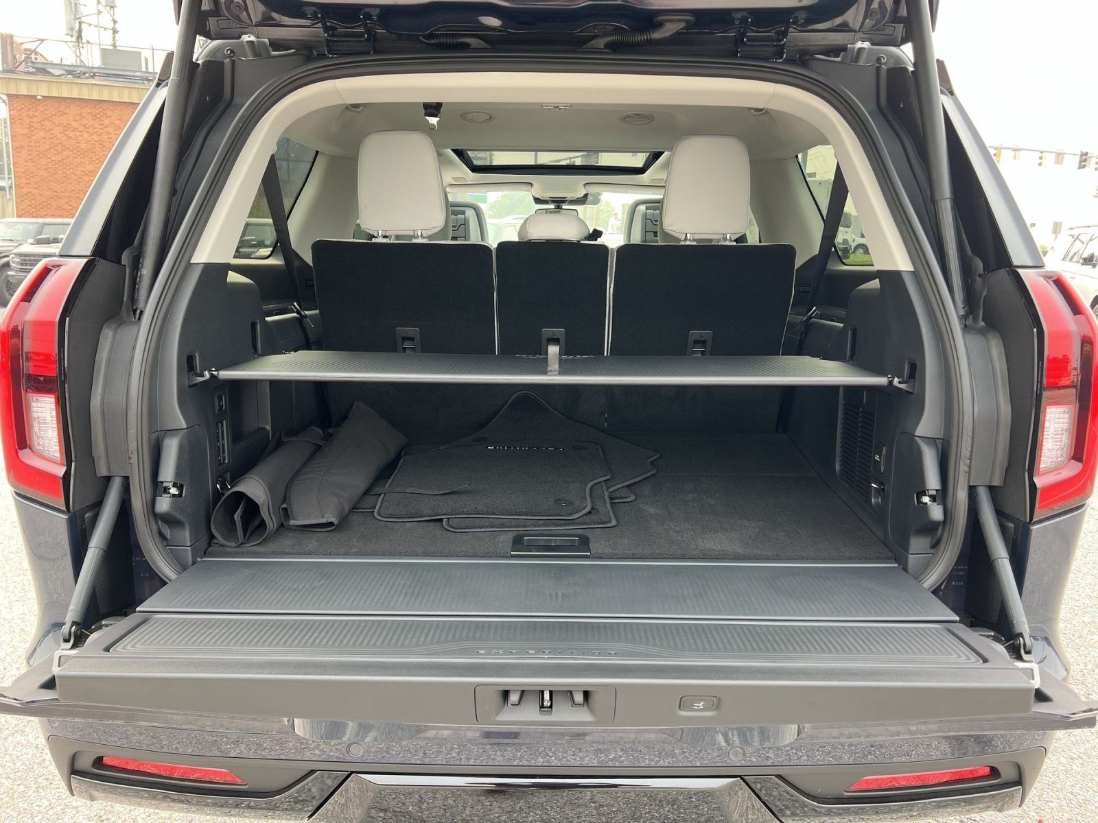 New 2027 Ford Expedition Max Platinum AWD/4WD image 27