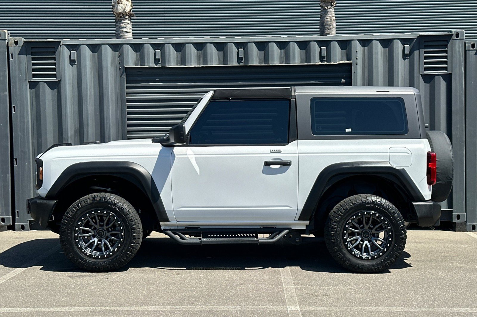 Used 2023 Ford Bronco 2-Door AWD/4WD image 2