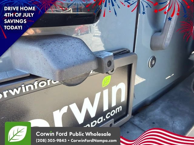 Used 2014 Jeep Wrangler Unlimited Rubicon w/ Connectivity Group AWD/4WD image 11
