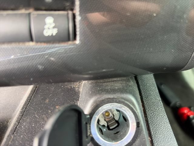 Used 2014 Dodge Challenger SXT RWD image 8