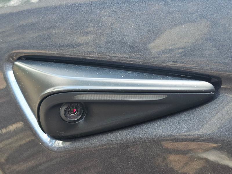 Used 2024 Tesla Model Y Long Range RWD image 32
