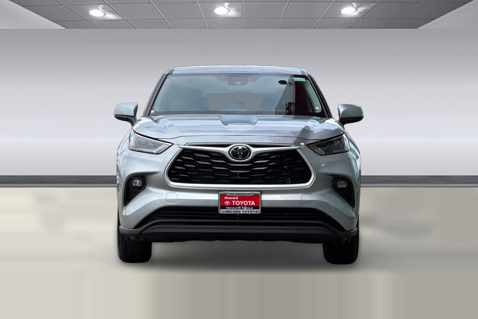 Used 2025 Toyota Highlander LE image 6