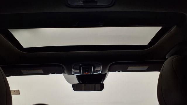 Used 2025 Hyundai Elantra SEL image 24