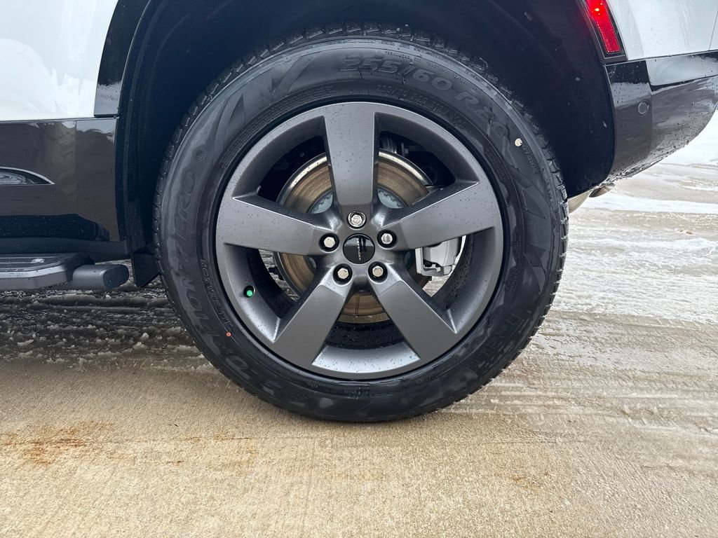 New 2026 Land Rover Defender 110 X-Dynamic SE image 24