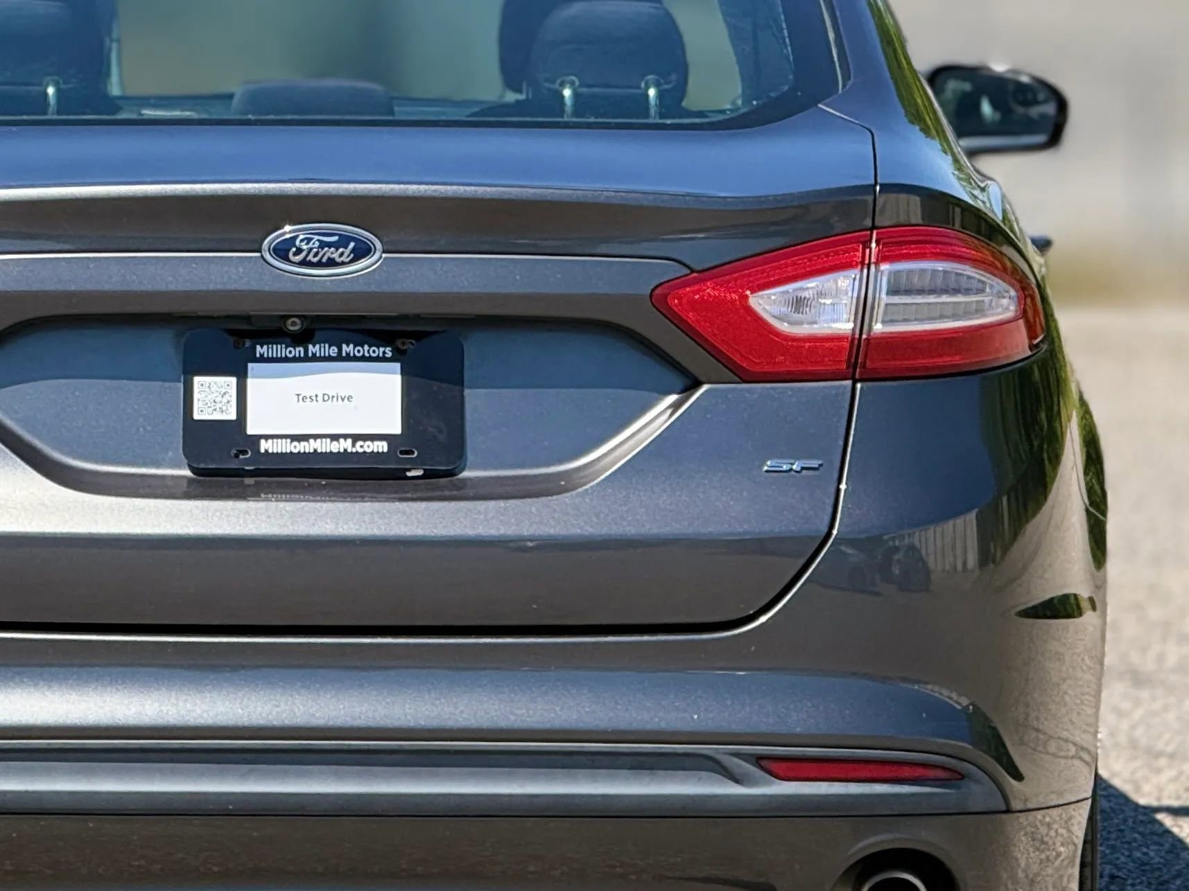 Used 2016 Ford Fusion SE FWD image 14