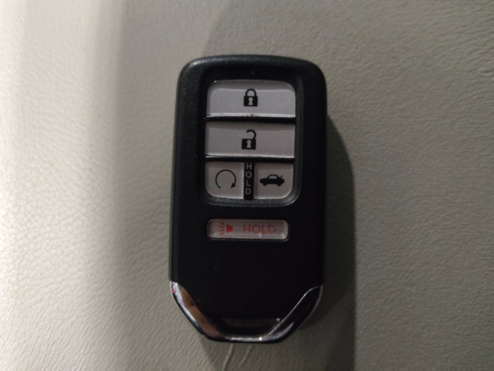 Used 2018 Honda Accord Touring image 32