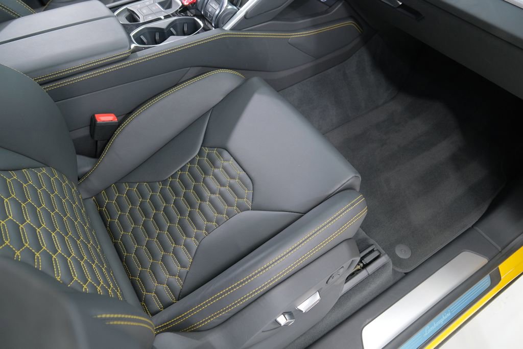 Used 2022 Lamborghini Urus image 40