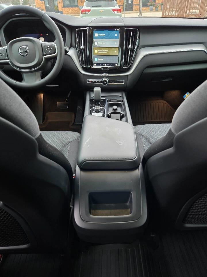 Used 2023 Volvo XC60 B5 Core image 38