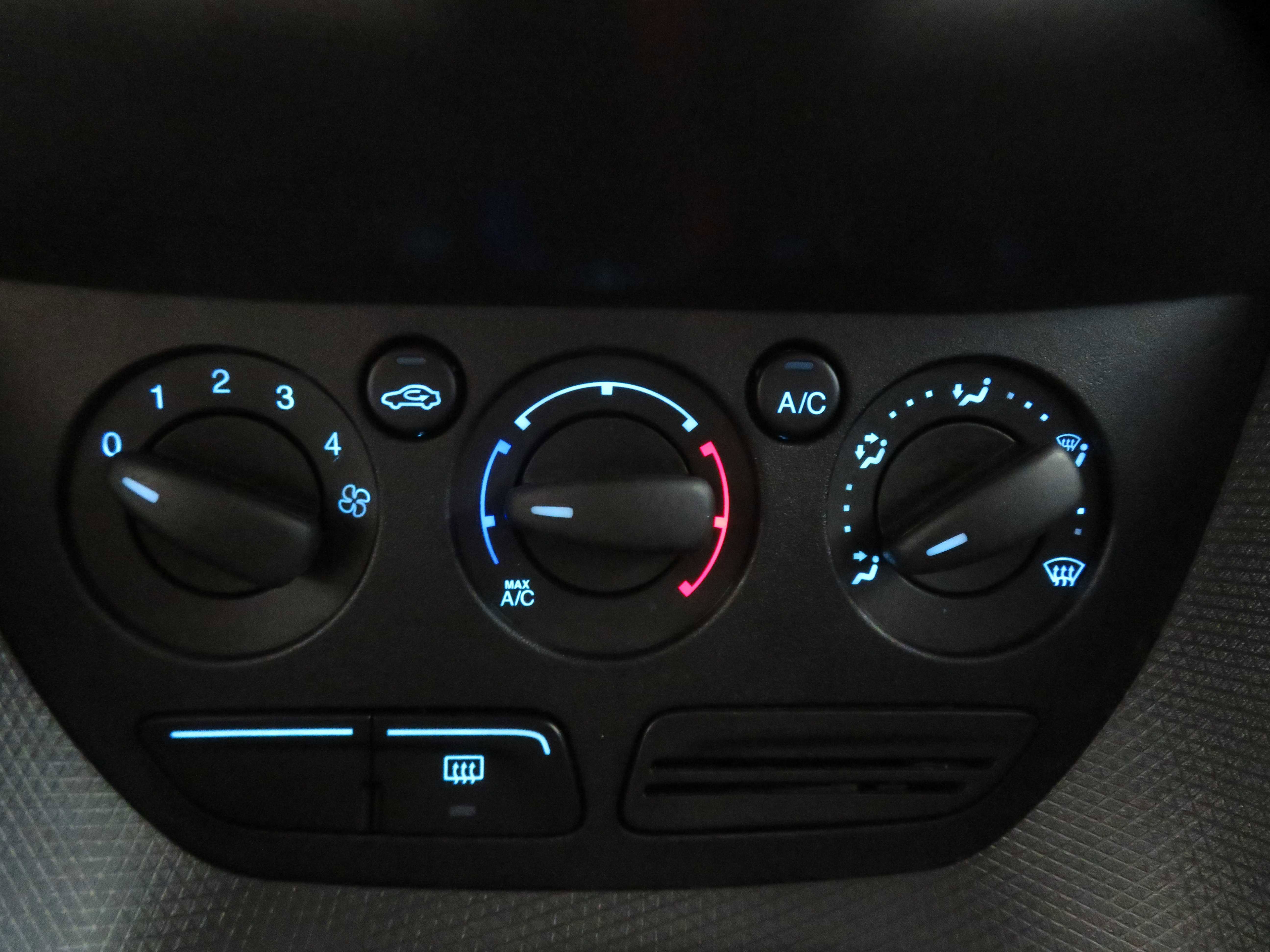 Used 2016 Ford Transit Connect XL image 35