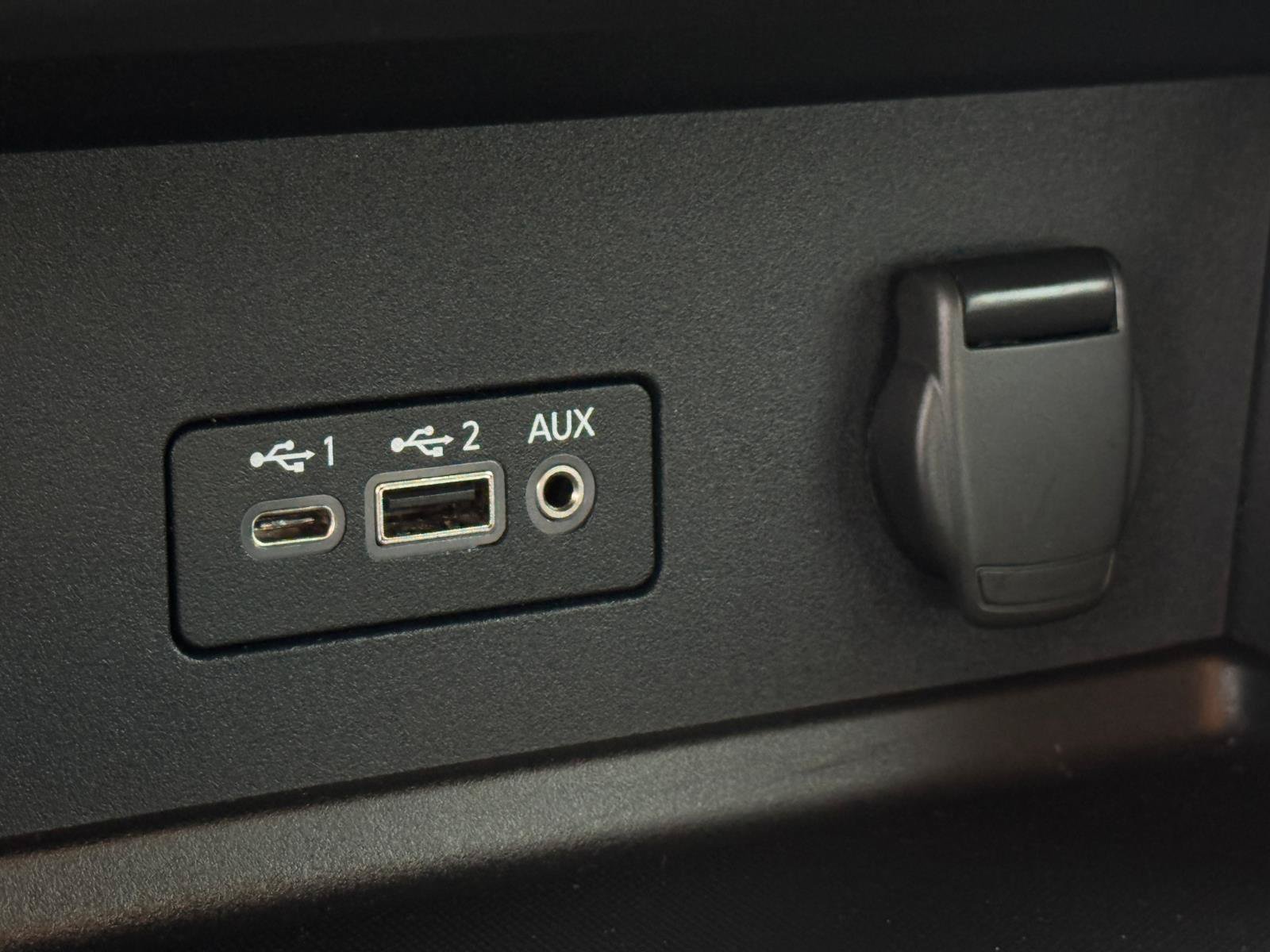 Used 2022 Nissan Sentra SR FWD image 17