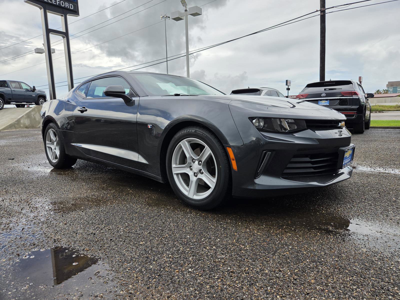 Used 2018 Chevrolet Camaro LT RWD image 7