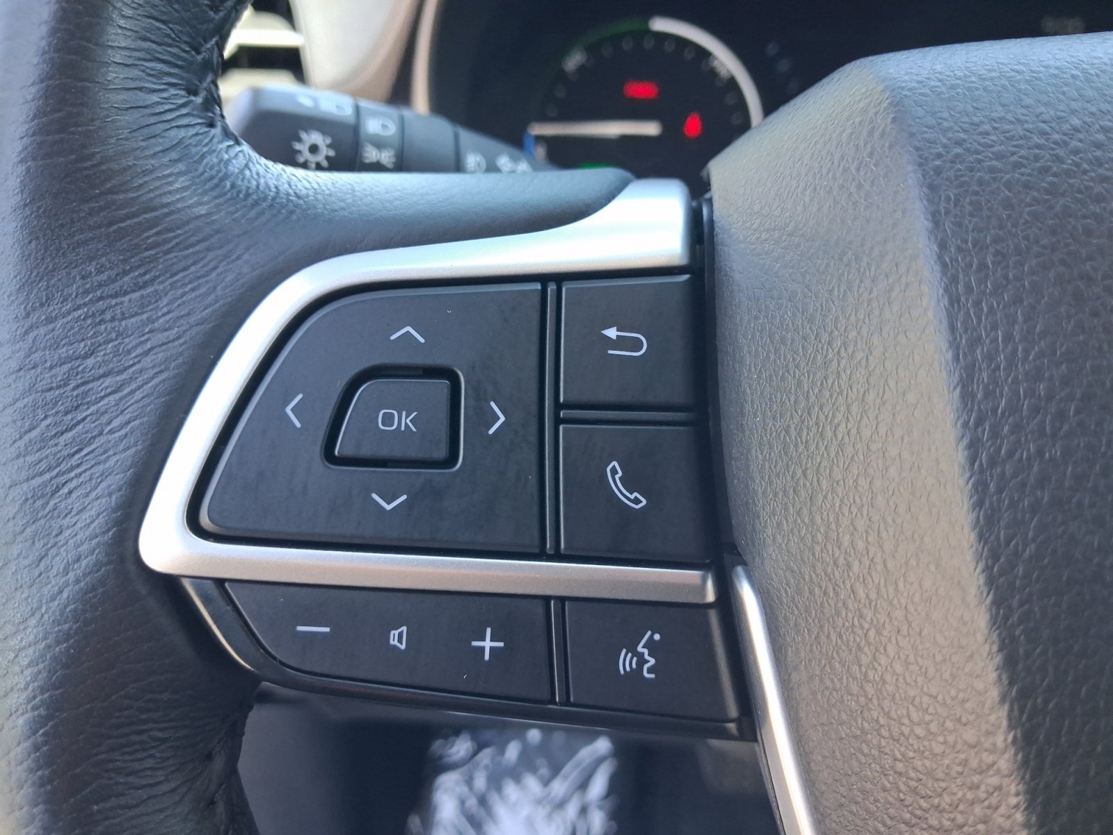 Certified 2025 Toyota Sienna XLE FWD image 14