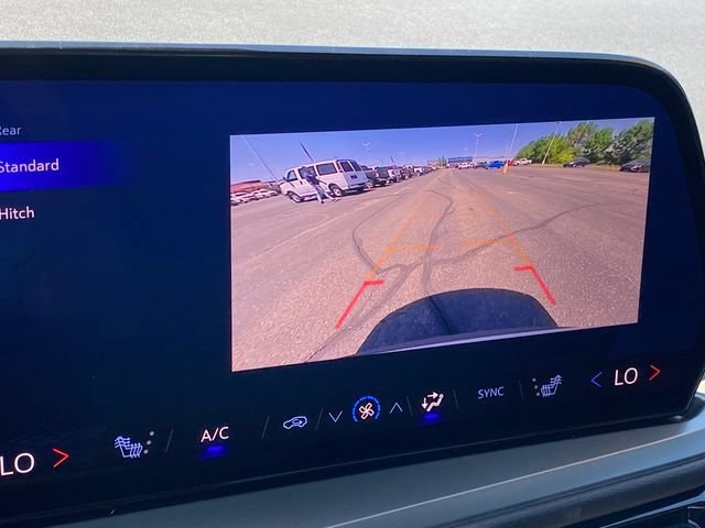 Certified 2025 Chevrolet Traverse LT FWD image 13
