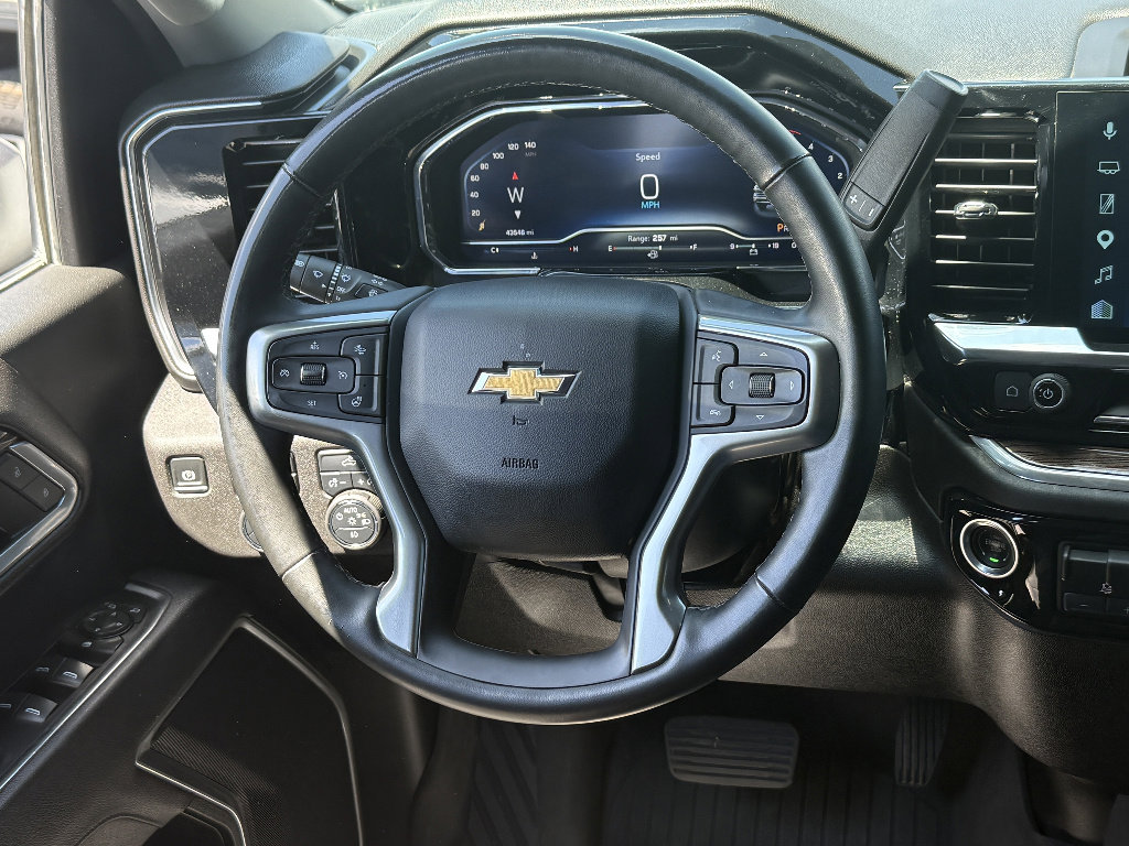 Used 2025 Chevrolet Silverado 2500 LT AWD/4WD image 19