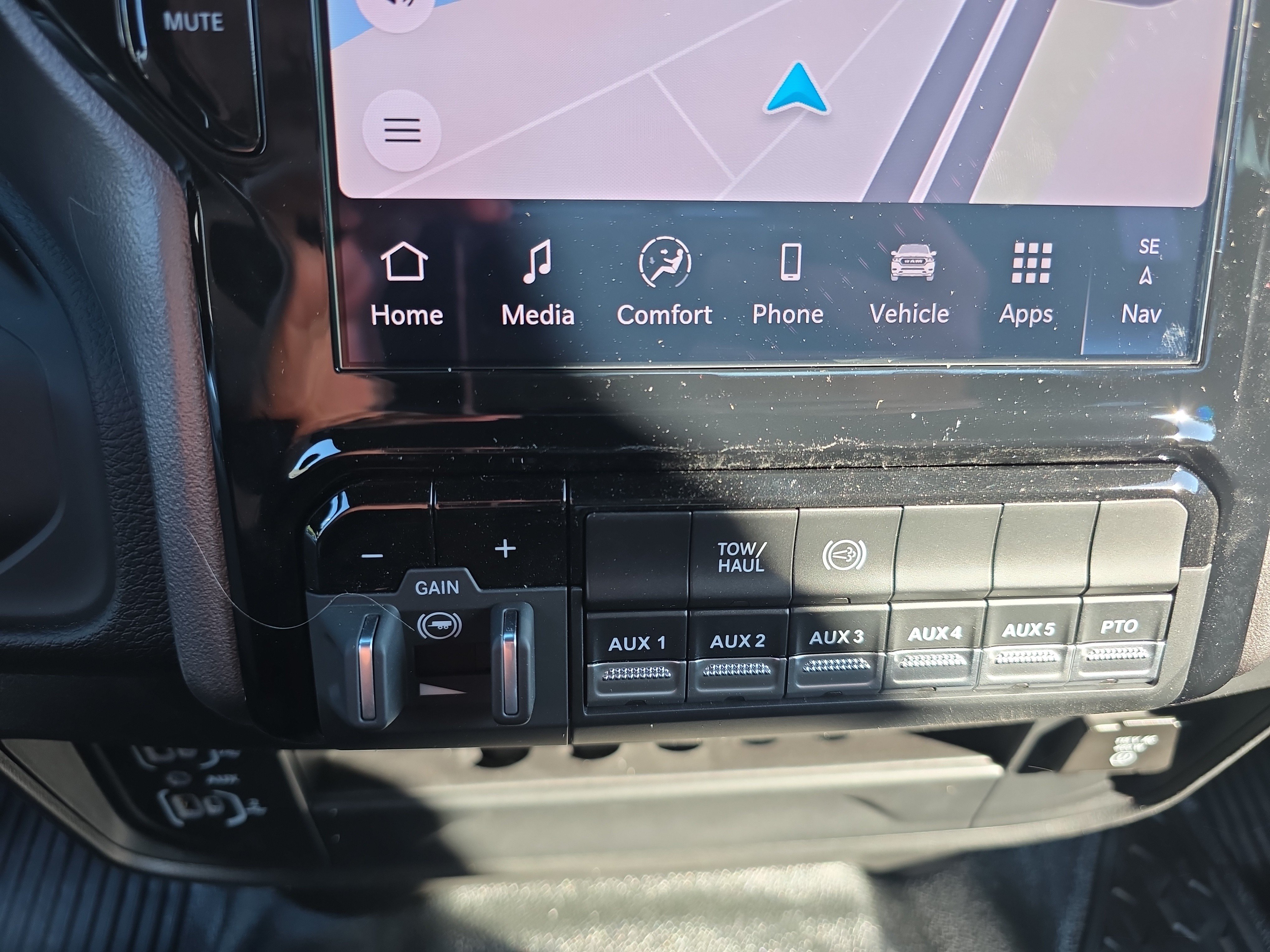 New 2026 RAM 5500 4x4 Crew Cab image 5
