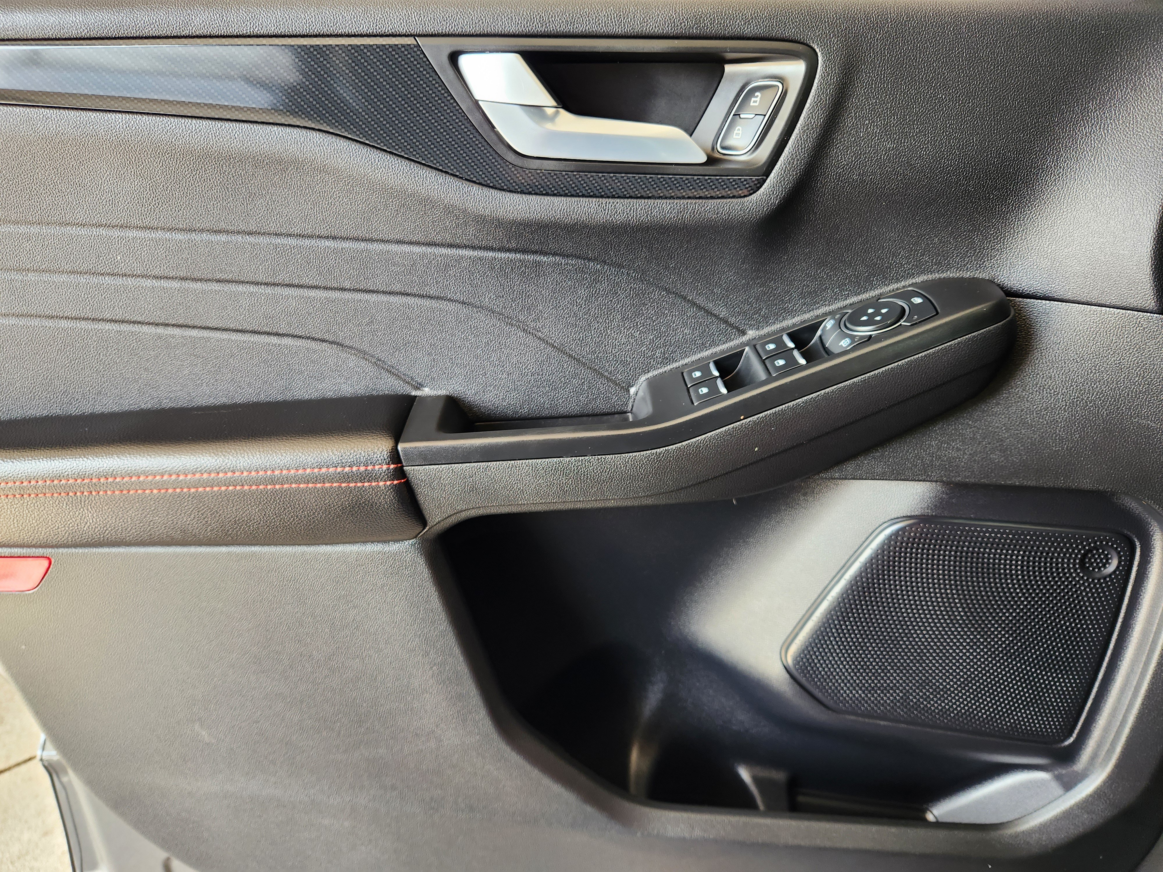 Used 2025 Ford Escape ST-Line FWD image 23
