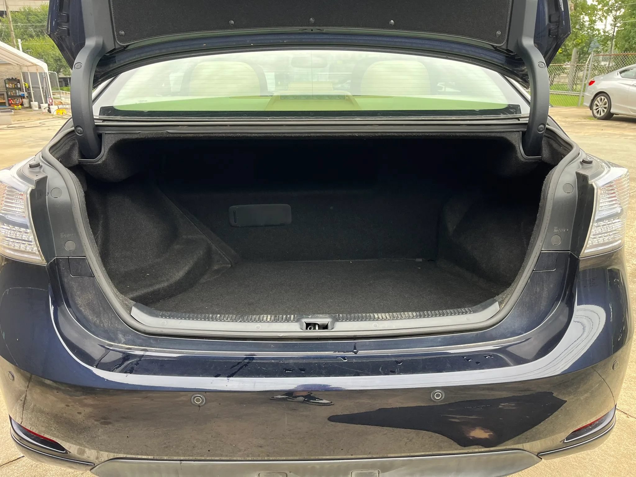 Used 2010 Lexus HS 250h Premium w/ Park Assist Pkg FWD image 9