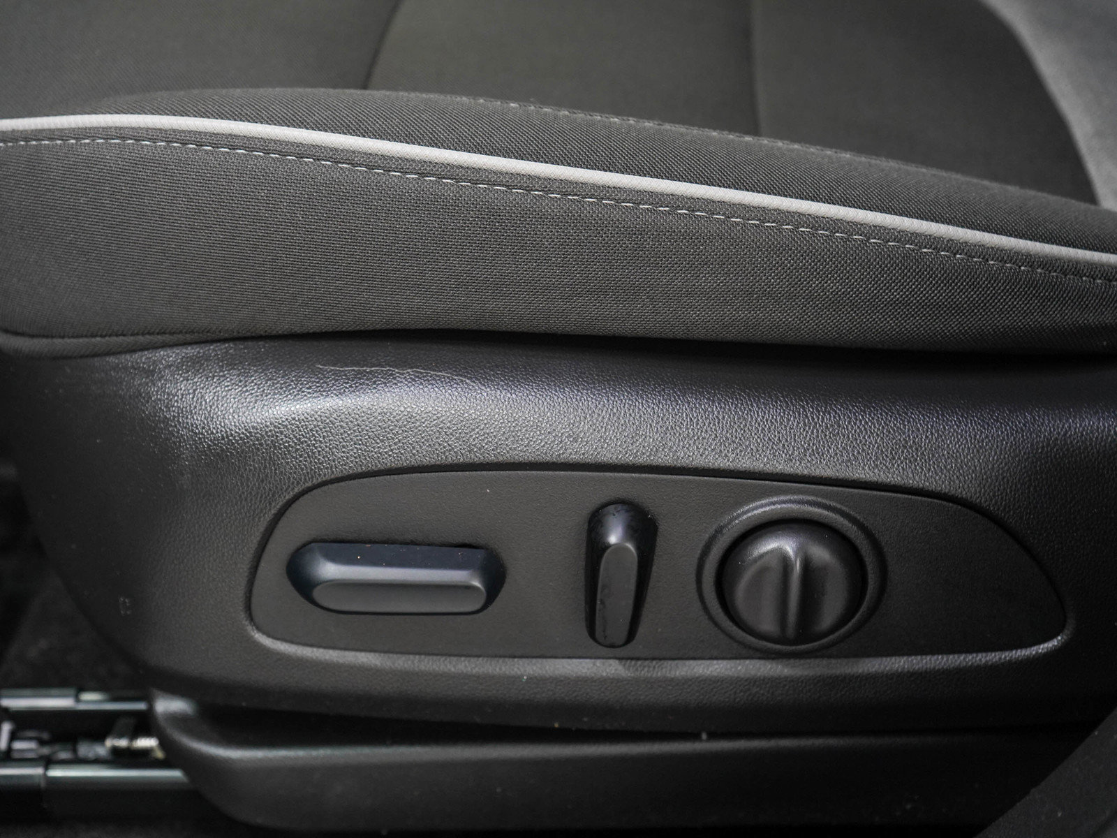 Used 2024 Chevrolet TrailBlazer LT w/ Convenience Package FWD image 24