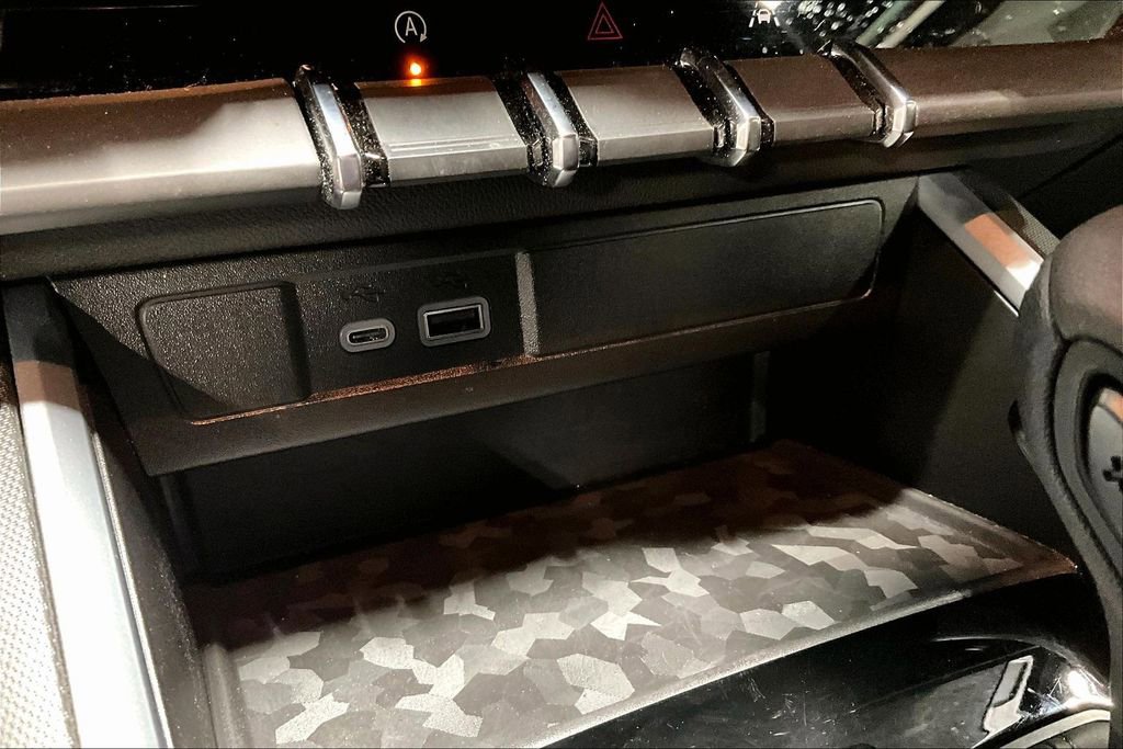 Used 2025 Chevrolet Colorado W/T image 30