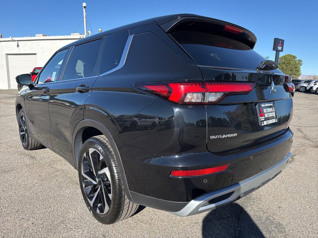 Used 2024 Mitsubishi Outlander SE image 5