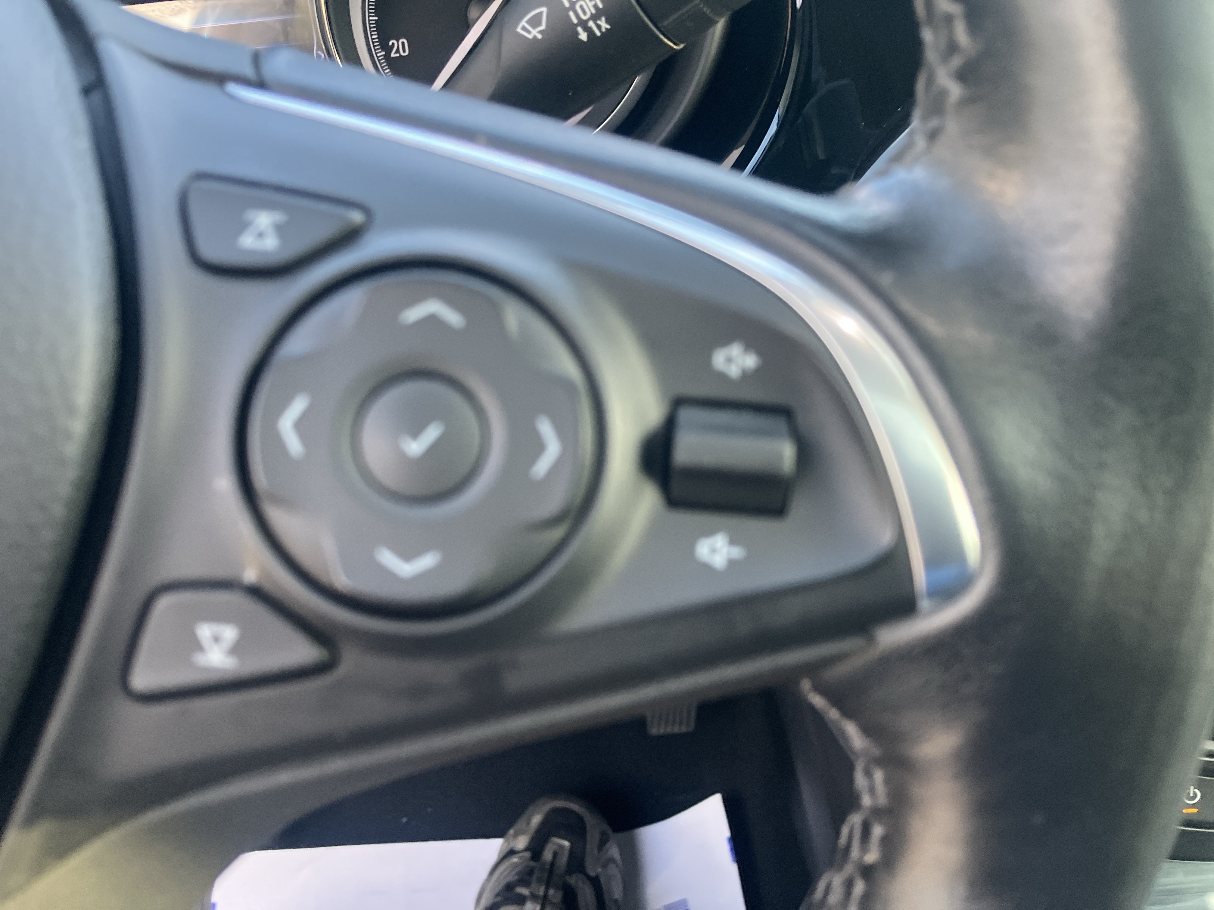 Used 2020 Buick Envision Essence w/ Experience Buick Package AWD/4WD image 26