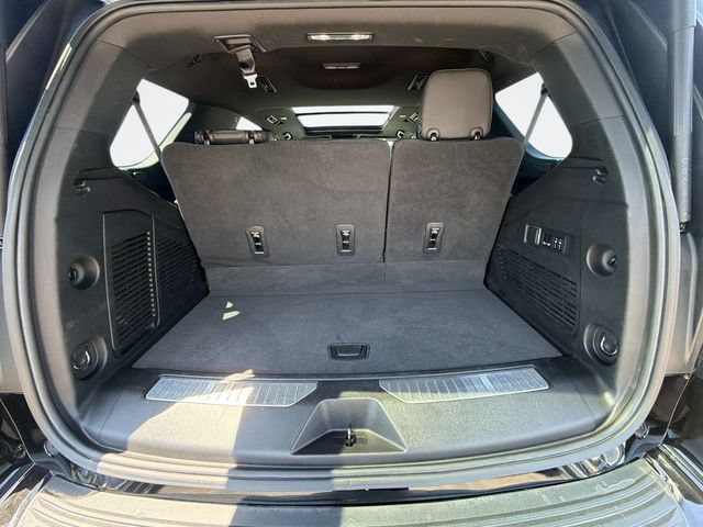 Used 2022 Chevrolet Tahoe RST w/ Luxury Package AWD/4WD image 13