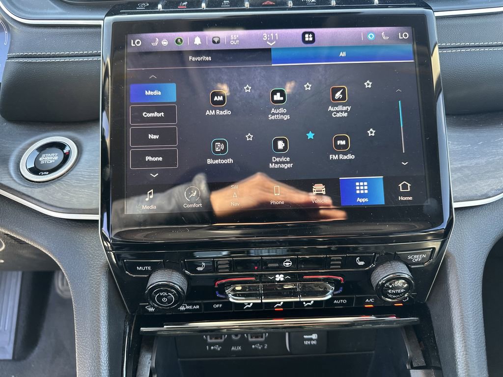 Used 2023 Jeep Grand Cherokee L Limited w/ Black Appearance Package image 32