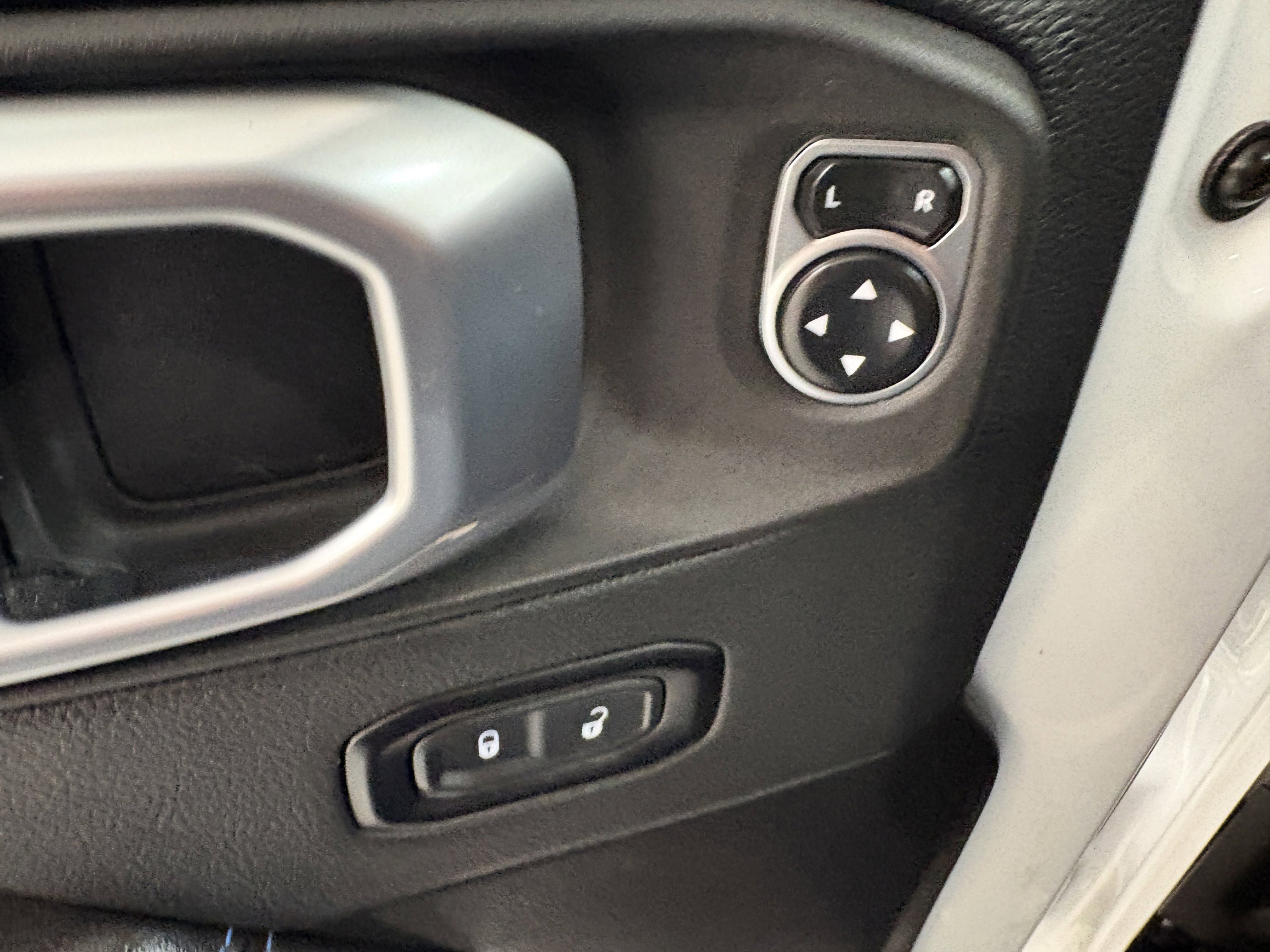 Used 2024 Jeep Wrangler Unlimited Rubicon 4xe image 30