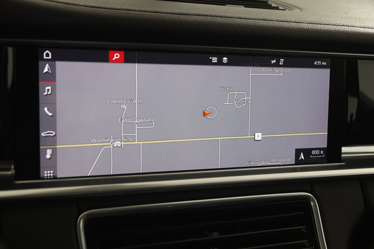 Used 2018 Porsche Panamera 4 AWD/4WD image 10