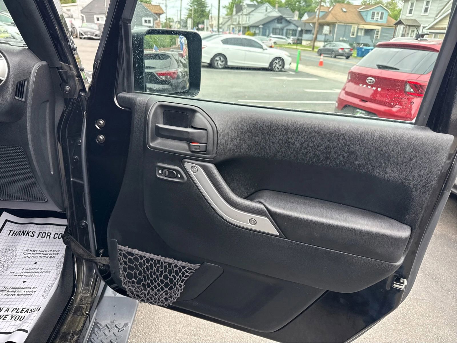 Used 2017 Jeep Wrangler Unlimited Sahara w/ Connectivity Group AWD/4WD image 19