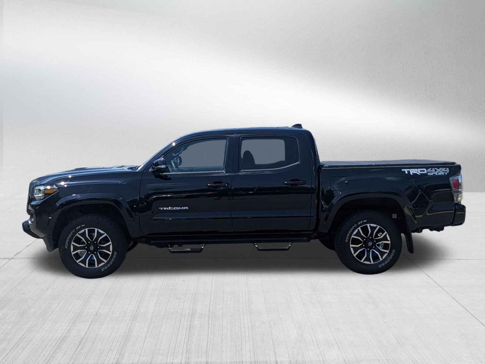 Used 2022 Toyota Tacoma TRD Sport w/ TRD Premium Sport Package AWD/4WD image 4