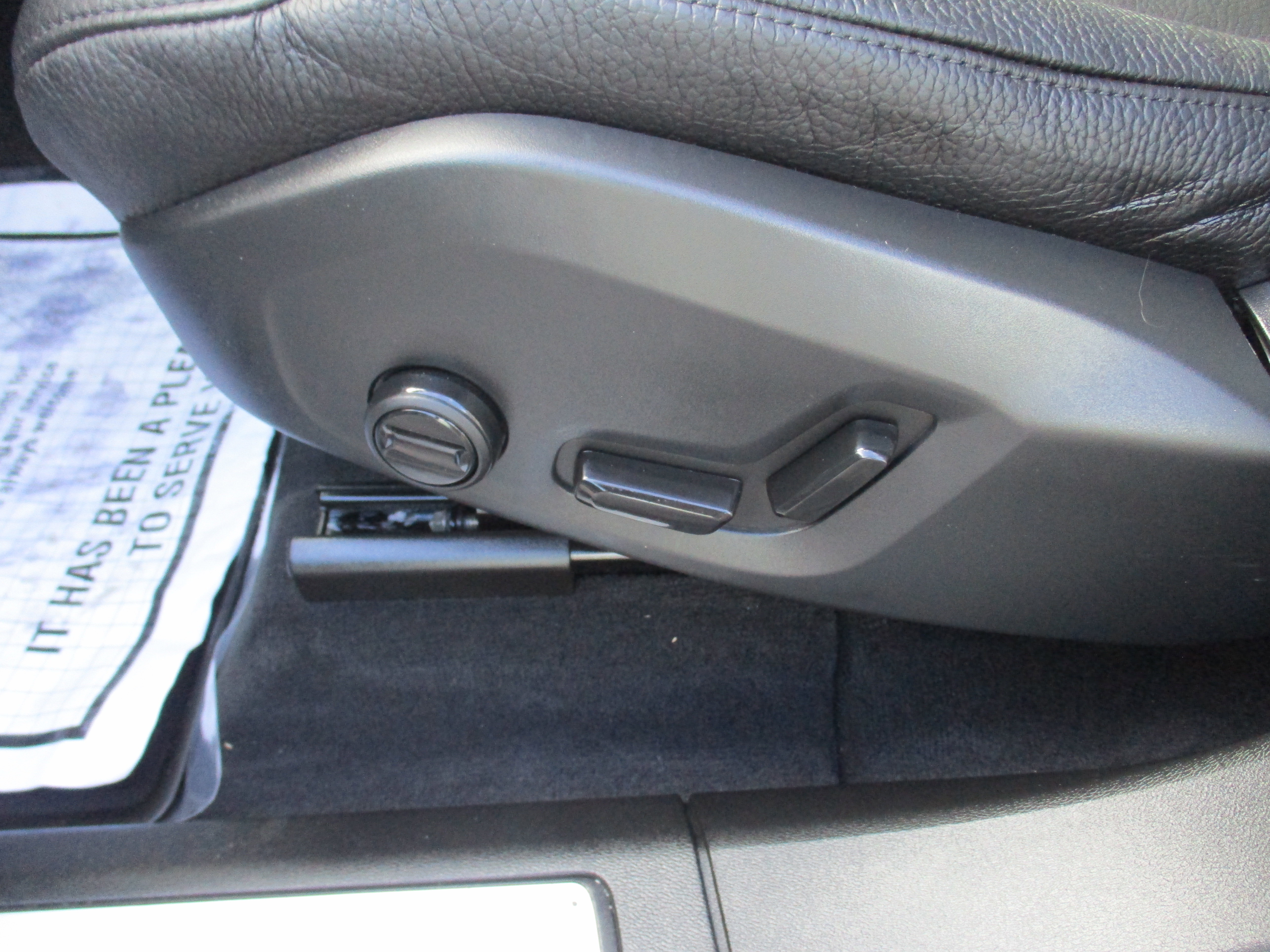 Certified 2023 Volvo XC60 B5 Plus image 17