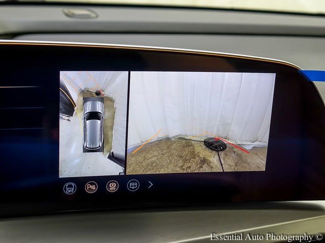 New 2026 Cadillac Vistiq Luxury w/ LPO, Floor Liner Package AWD/4WD image 17