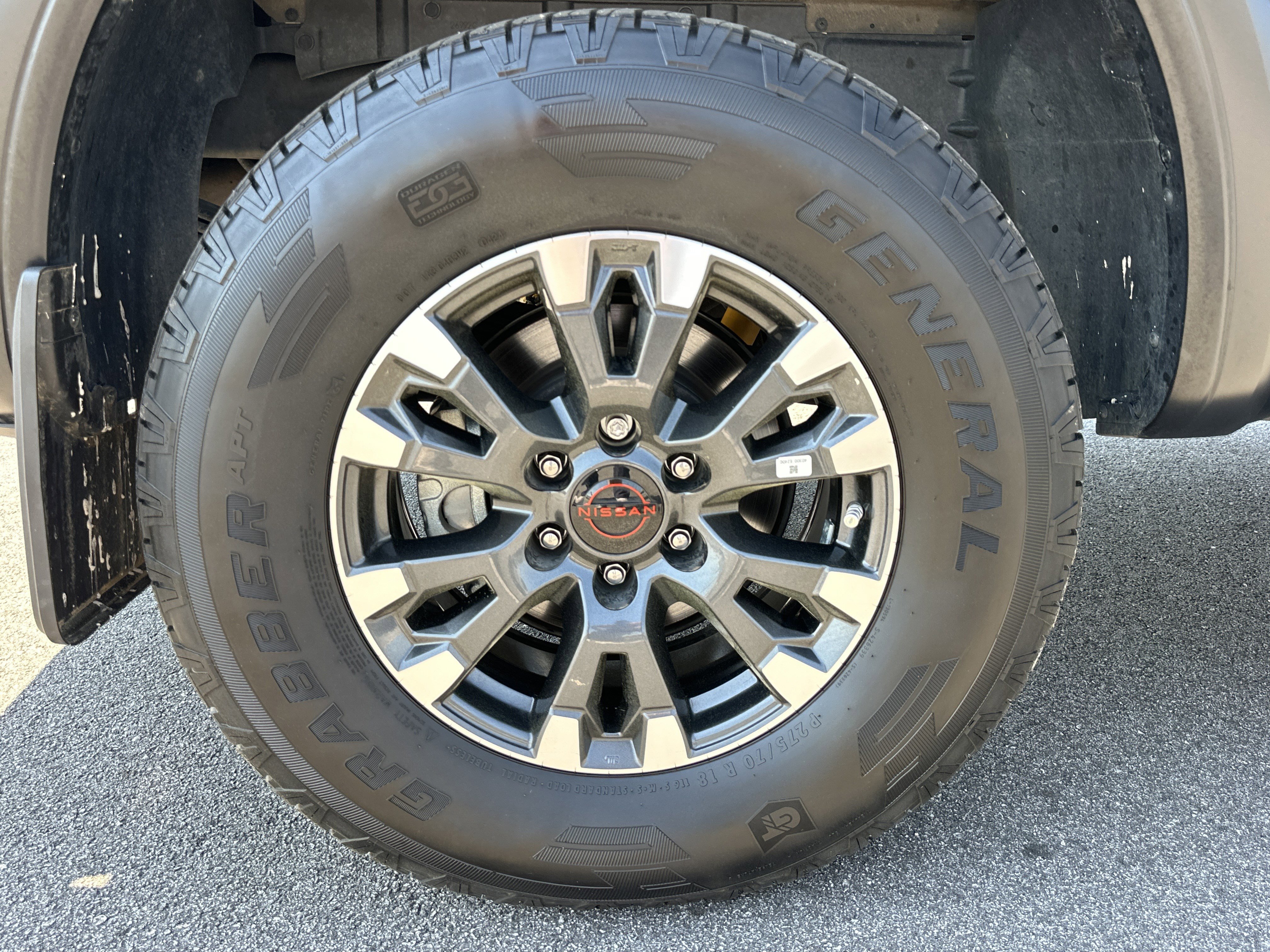 Used 2024 Nissan Titan PRO-4X w/ Pro-4x Convenience Package image 18