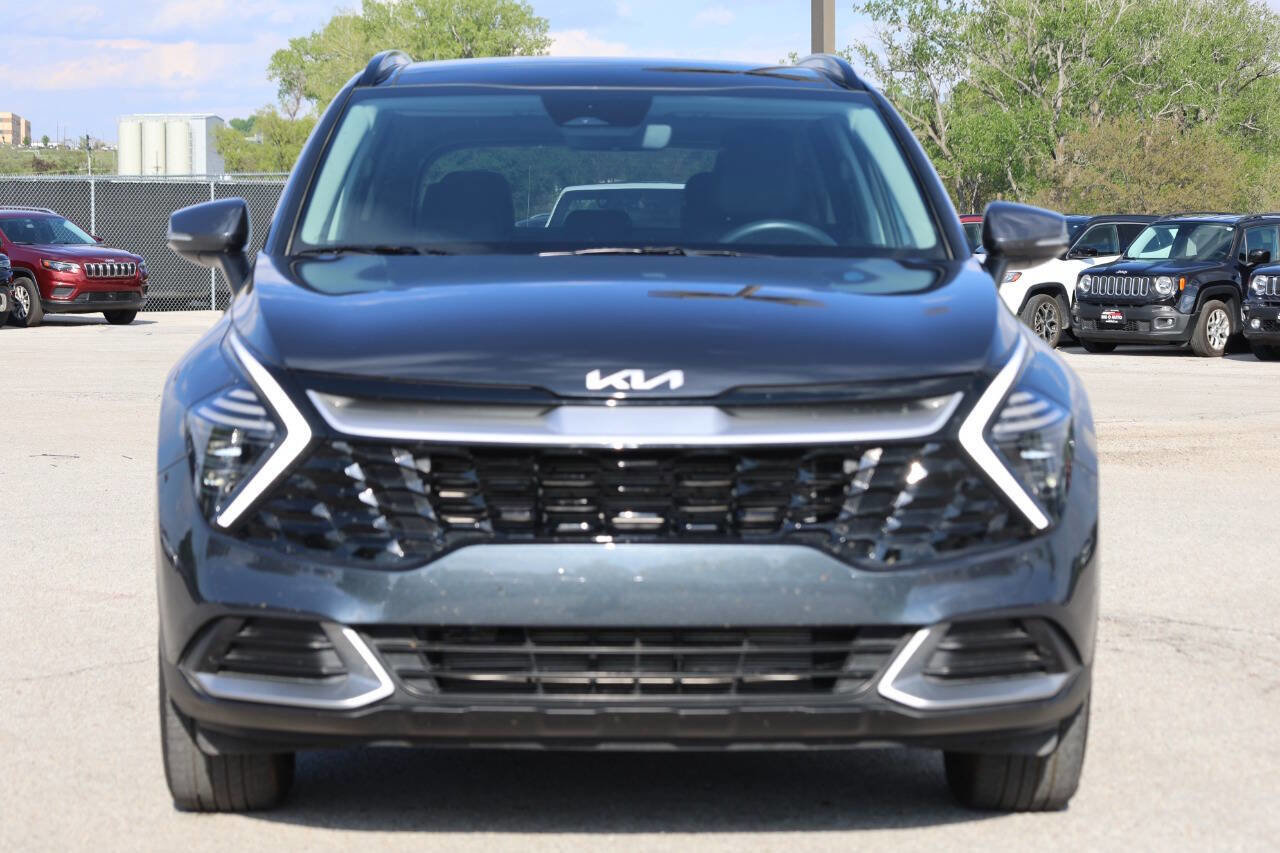 Used 2025 Kia Sportage EX w/ Premium Package FWD image 2