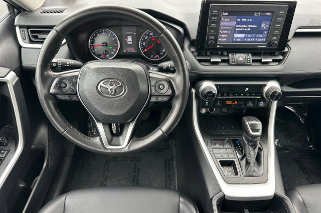 Certified 2022 Toyota RAV4 XLE Premium AWD/4WD image 18