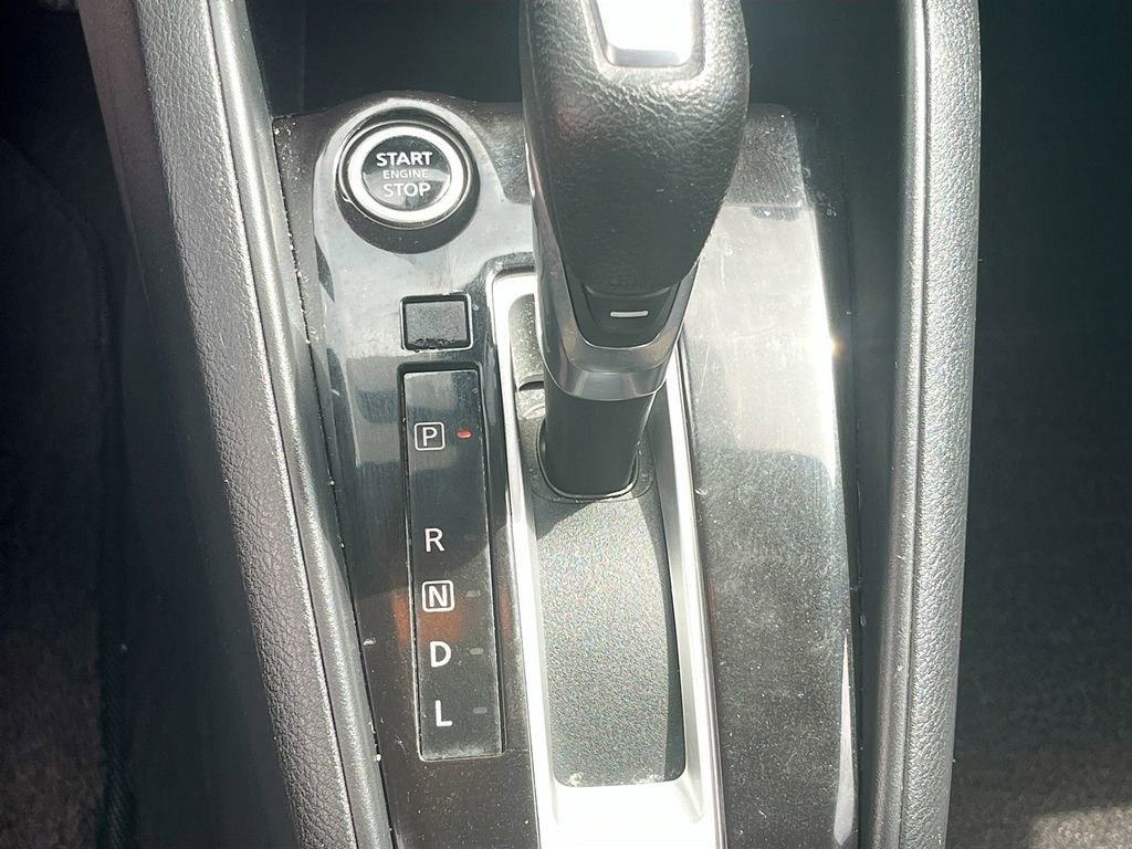 Used 2021 Nissan Versa SV FWD image 16