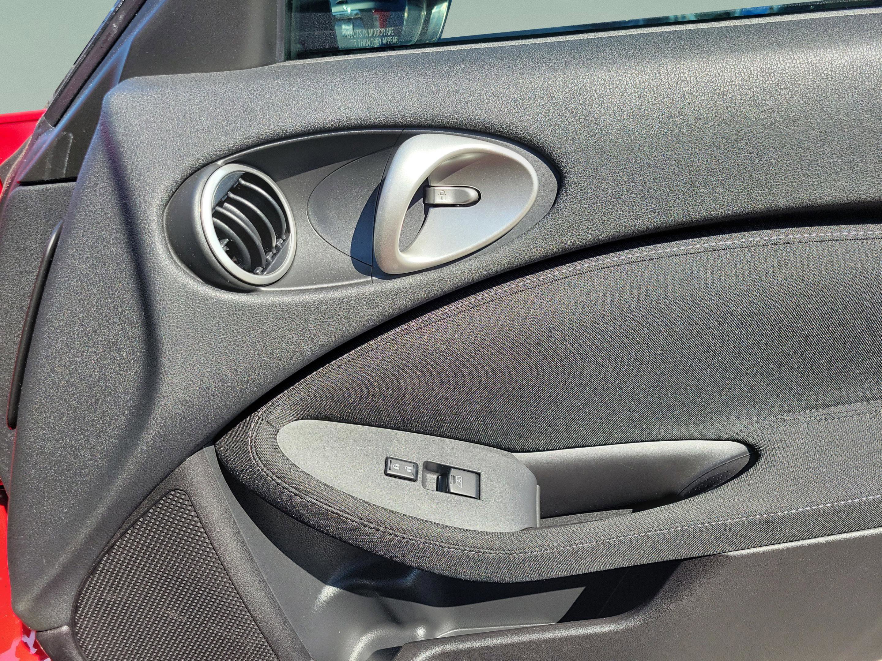 Used 2016 Nissan 370Z Coupe image 24