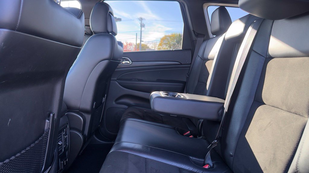 Used 2019 Jeep Grand Cherokee Altitude AWD/4WD image 24