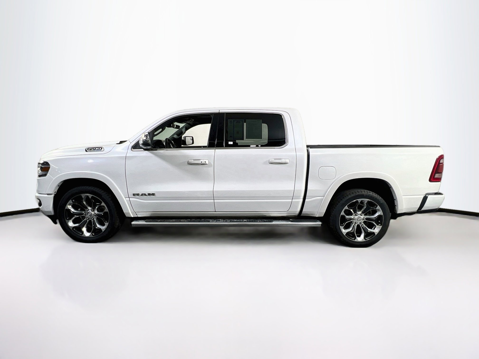 Used 2023 RAM 1500 Limited w/ Body Color Bumper Group AWD/4WD image 8