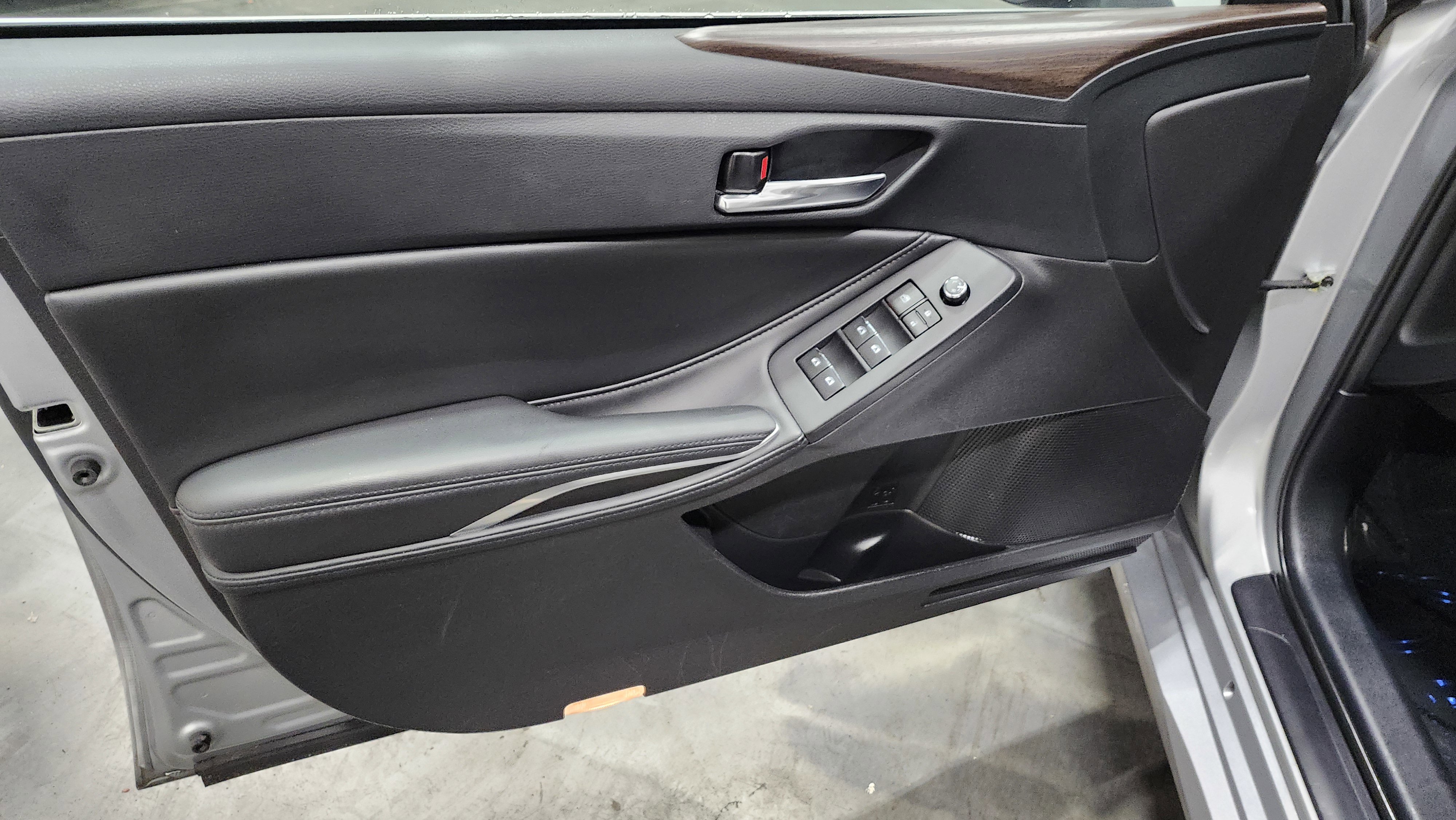 Used 2022 Toyota Avalon XLE image 25