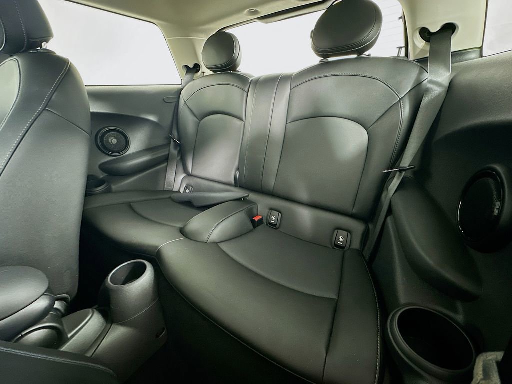 Used 2018 MINI Cooper 2-Door Hardtop image 24