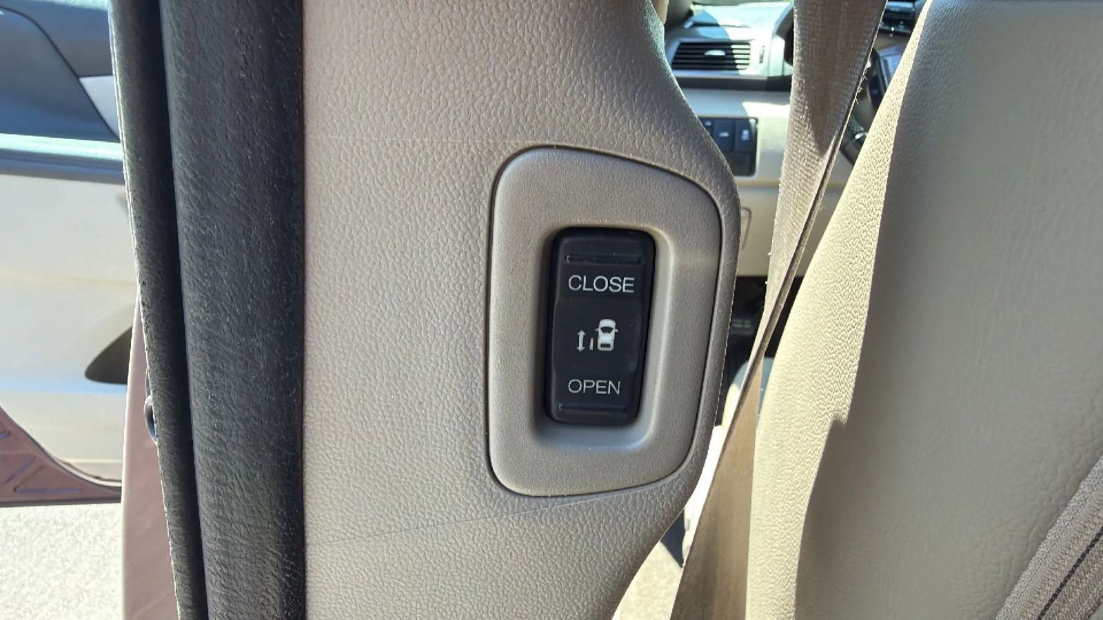 Used 2015 Honda Odyssey Touring Elite image 38