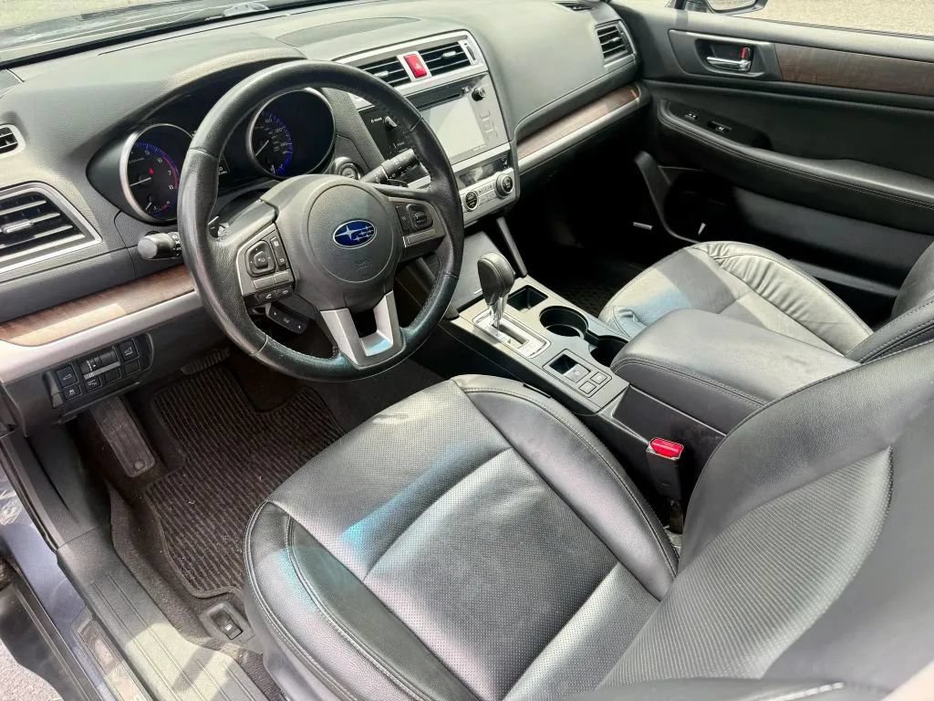 Used 2016 Subaru Outback 2.5i Limited AWD/4WD image 2