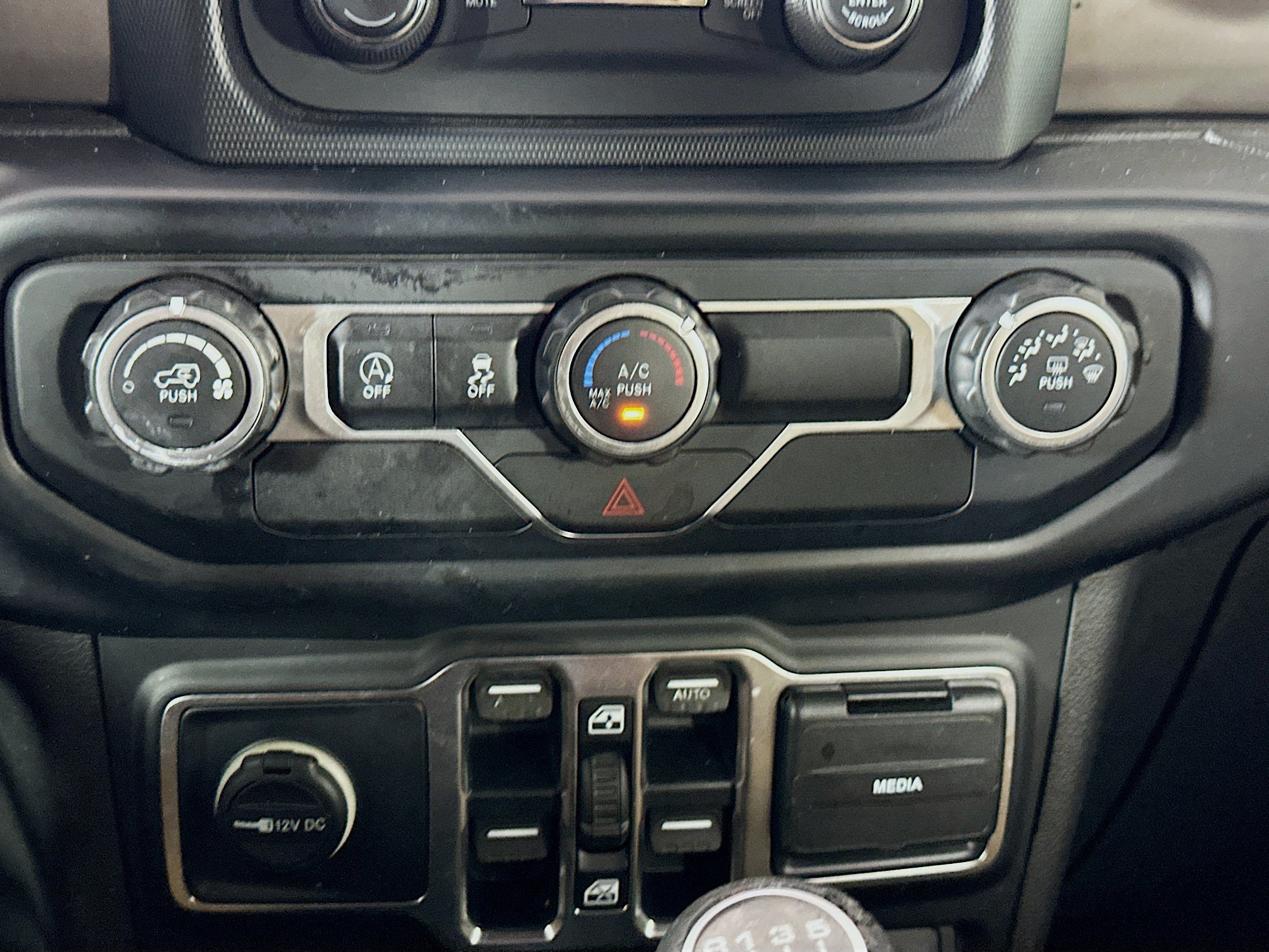Used 2019 Jeep Wrangler Unlimited Sport S AWD/4WD image 23